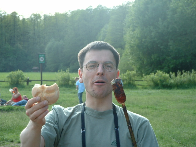 Kielbaska z bula ida w parze!